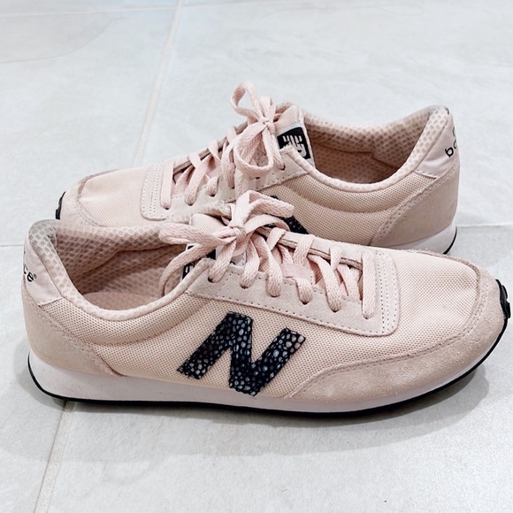 New balance 410 - Picture 1 of 2